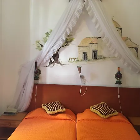 Kiniras Traditional & Restaurant Hotel