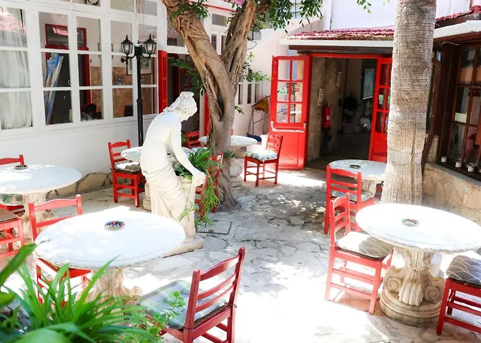 Kiniras Traditional & Restaurant