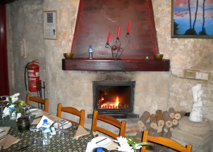 Kiniras Traditional & Restaurant 3*