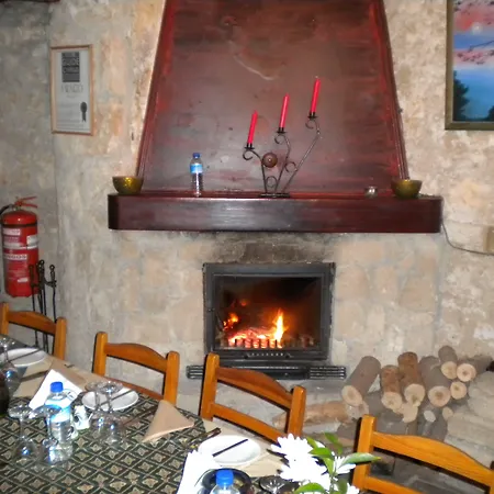 Kiniras Traditional & Restaurant 3*