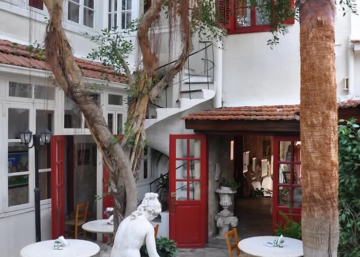 Kiniras Traditional & Restaurant