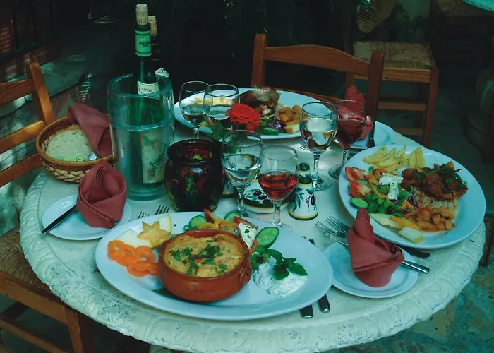 Hotel Kiniras Traditional & Restaurant 3*