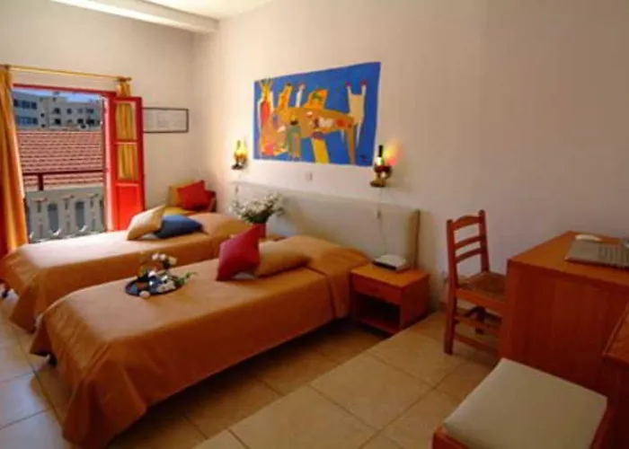 Kiniras Traditional & Restaurant 3*