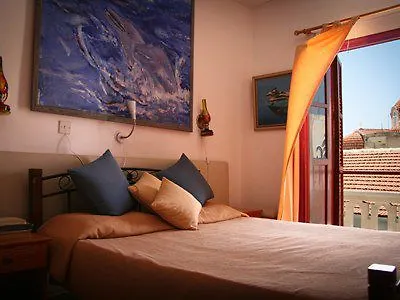 Hotel Kiniras Traditional & Restaurant 3*