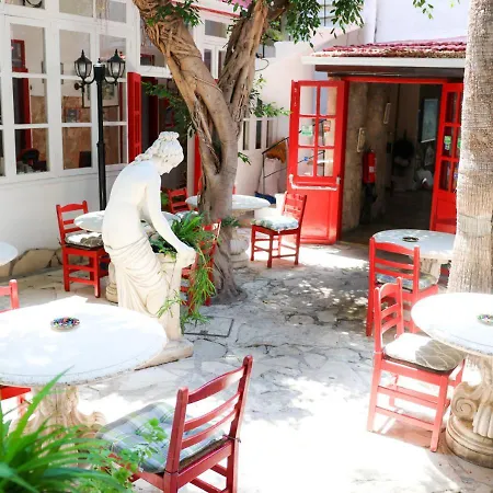 Kiniras Traditional & Restaurant