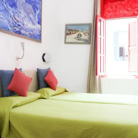 Kiniras Traditional & Restaurant