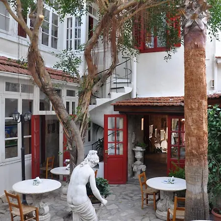 Kiniras Traditional & Restaurant