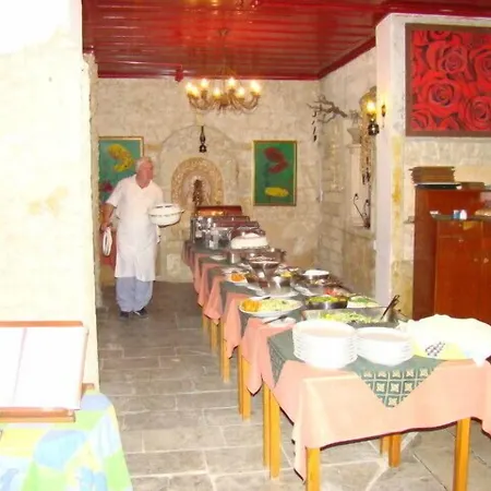 Kiniras Traditional & Restaurant Hotel Paphos