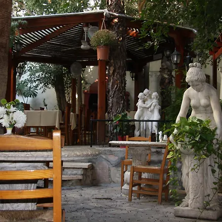 Hotel Kiniras Traditional & Restaurant Paphos