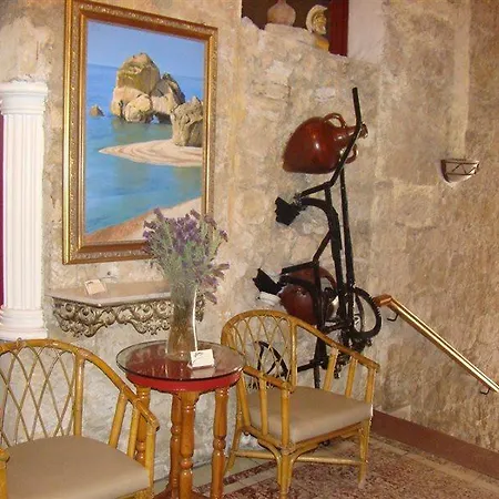 Hotel Kiniras Traditional & Restaurant 3*