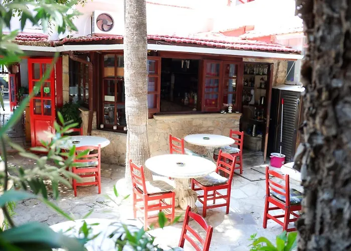 Kiniras Traditional & Restaurant 3*