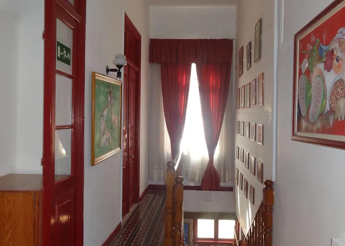 Kiniras Traditional & Restaurant