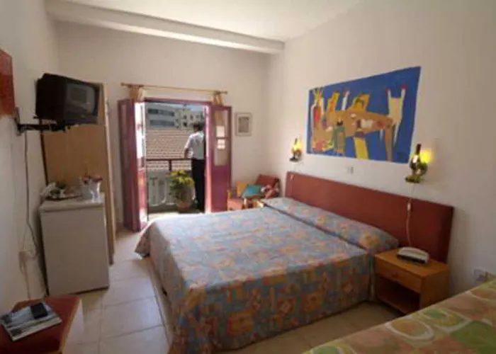 Kiniras Traditional & Restaurant