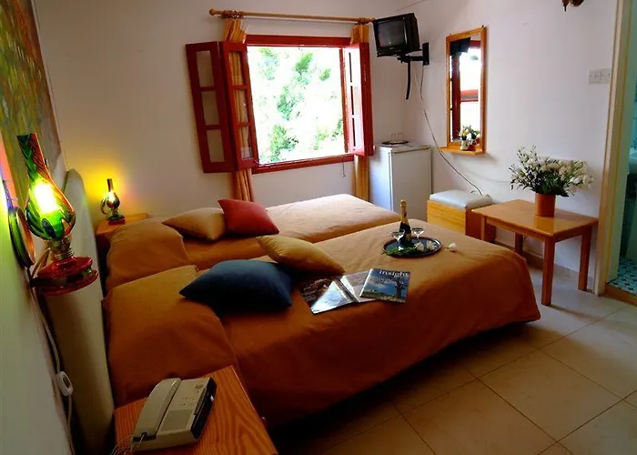 Kiniras Traditional & Restaurant 3*