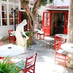 Kiniras Traditional & Restaurant