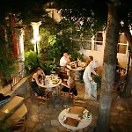 Hotel Kiniras Traditional & Restaurant