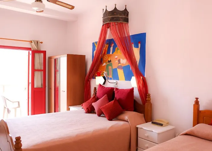 فندق Kiniras Traditional & Restaurant بافوس