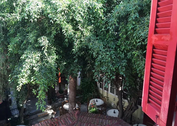 Kiniras Traditional & Restaurant