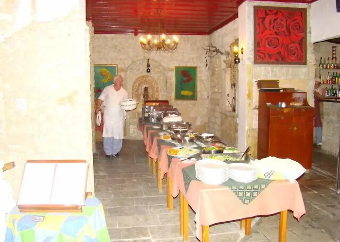 Kiniras Traditional & Restaurant فندق بافوس