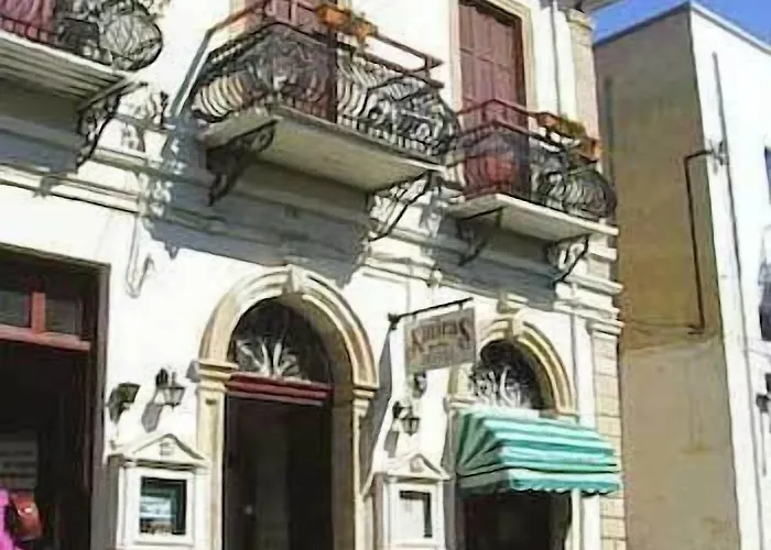 Kiniras Traditional & Restaurant فندق 3*