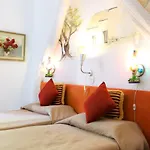 Kiniras Traditional & Restaurant 3*