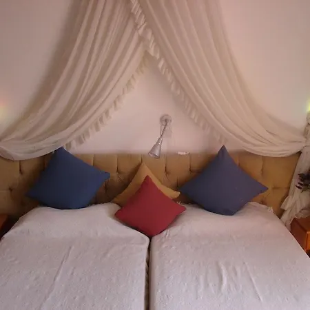Kiniras Traditional & Restaurant Hotel 3*