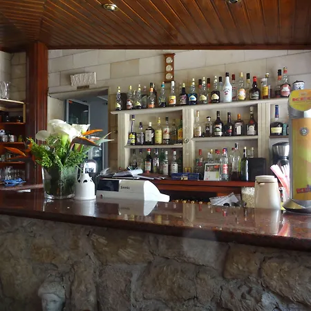 Kiniras Traditional & Restaurant ホテル パ フォス