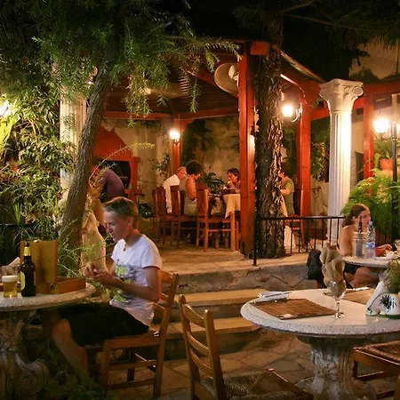Hotel Kiniras Traditional & Restaurant Pafos