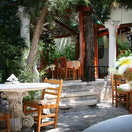 Kiniras Traditional & Restaurant Pafos