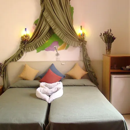Kiniras Traditional & Restaurant Hotel 3*